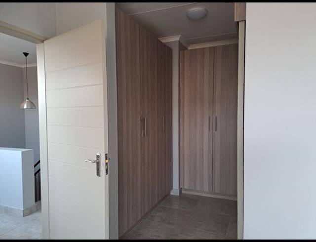 3 BEDROOM TOWNHOUSE FOR SALE IN DIE HEUWEL